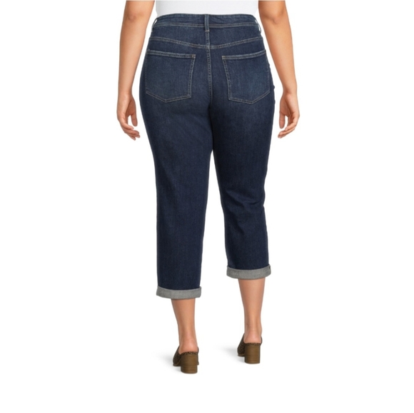 Terra & Sky Women's Plus Size Distressed Slim Boyfriend Jean Capri - Picture 3 of 6